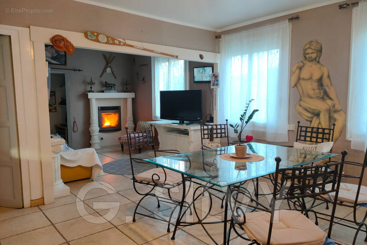 Maison à BOLLENE