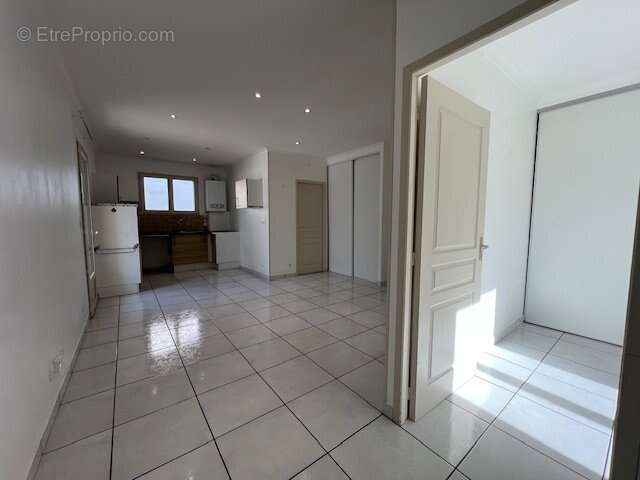 Appartement à ROCHE-LA-MOLIERE