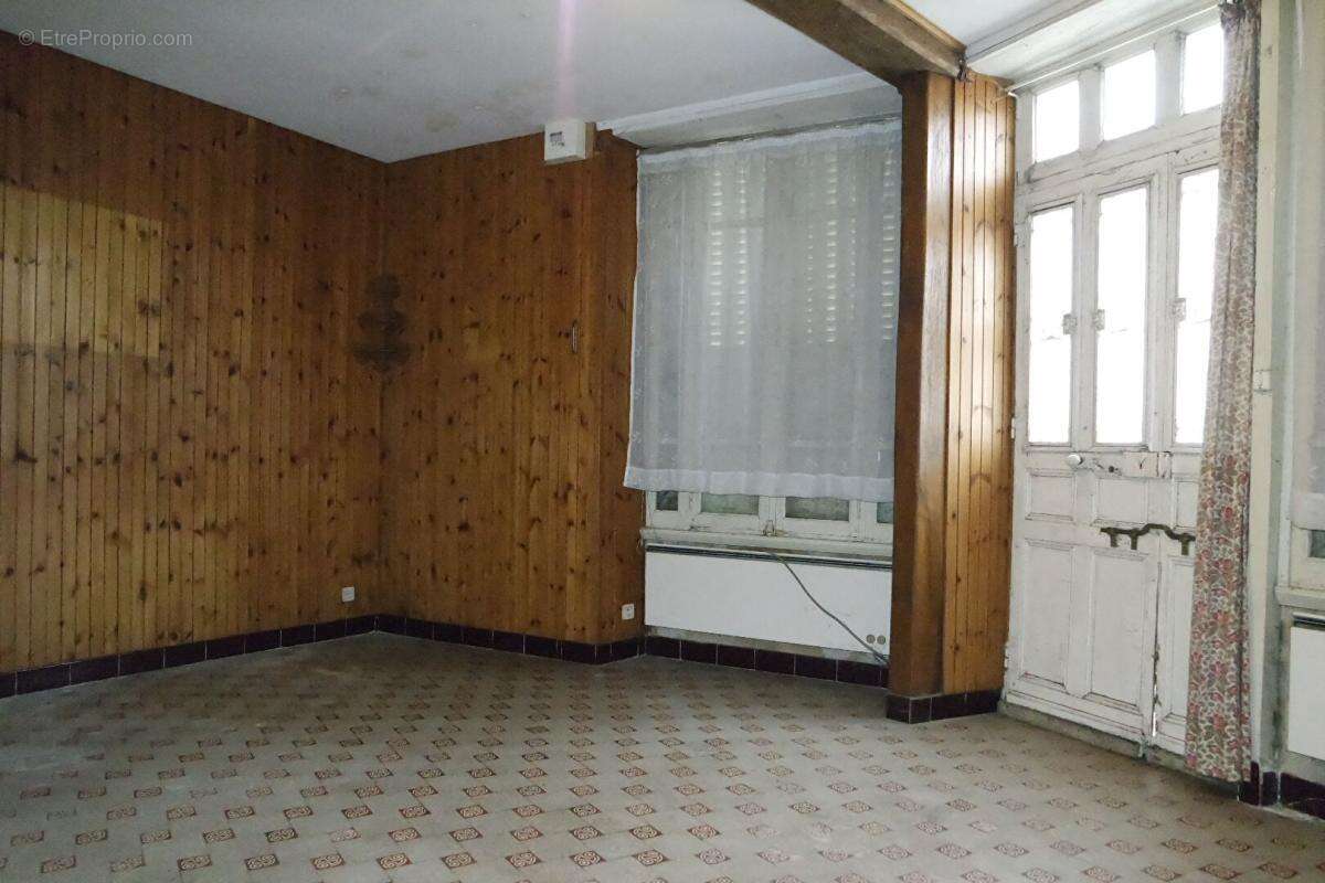 Sainte solange immeuble a renover de 140m² - photo 4