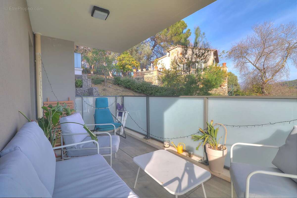 Appartement à MOUGINS