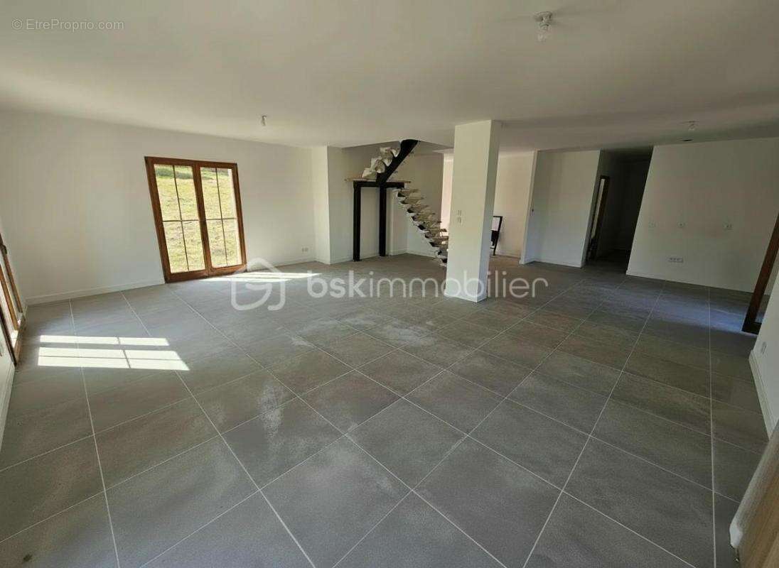 La bénisson-dieu – maison contemporaine de 2023 – 140 m² habitables – terrain de 2 338 m² - photo 5