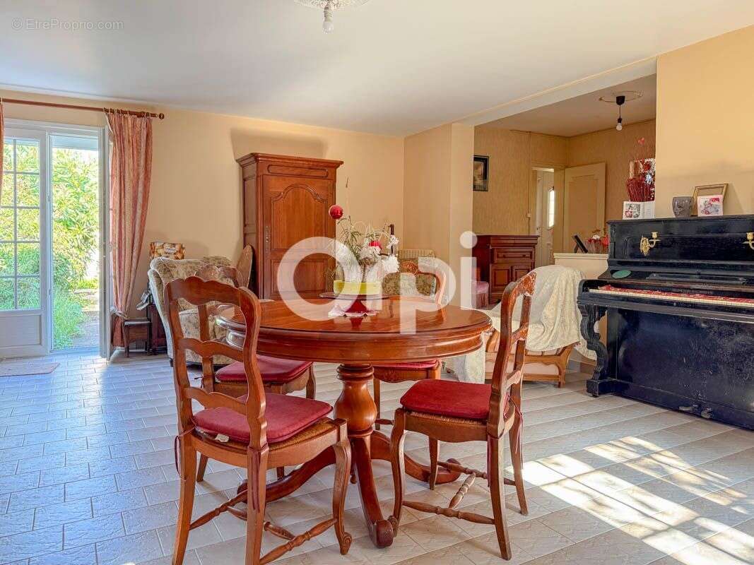 Maison à TONNAY-CHARENTE