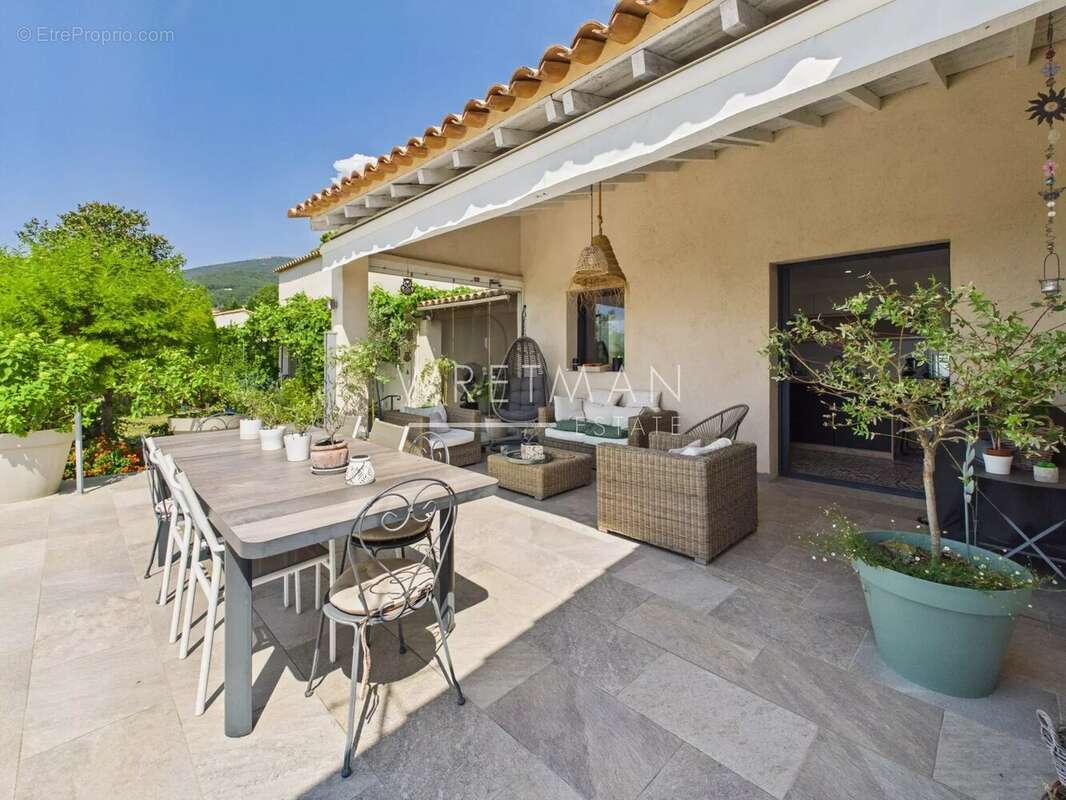 Maison à TOURRETTES-SUR-LOUP