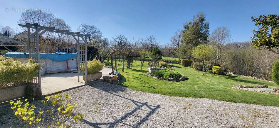 Maison à GINOUILLAC