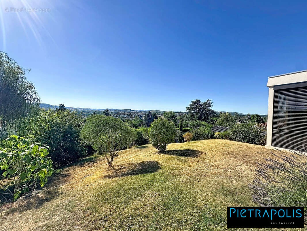 Maison 151 m² à Eveux  - photo 4