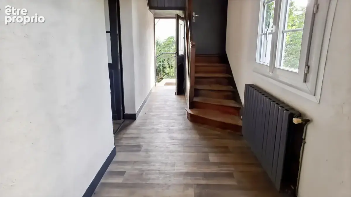 PÉRIGUEUX – Maison avec jardin, garages et accès direct à la voie verte - photo 3