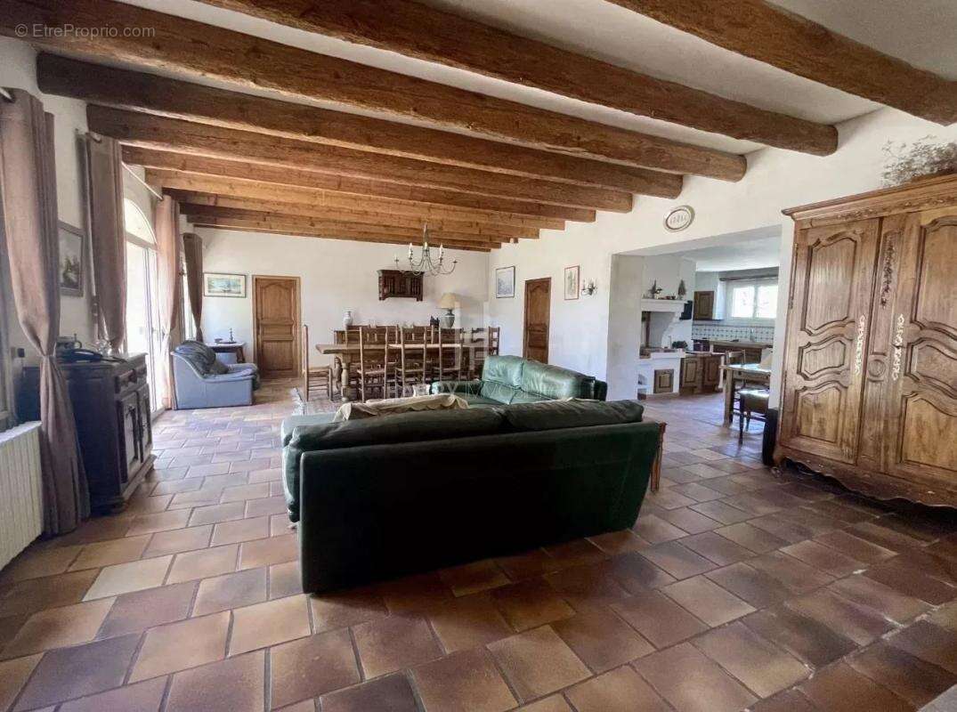 Mas familial sur 8000m2 de terrain à Arles - photo 10