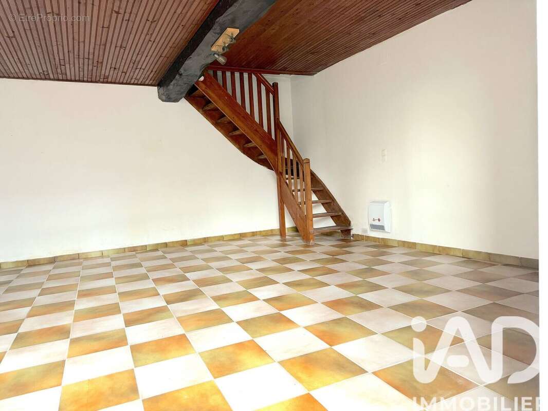 Maison 118 m² à Tauriac  - photo 2
