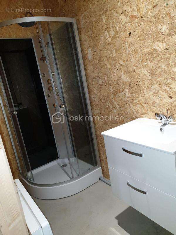 Commerce à COURLON-SUR-YONNE