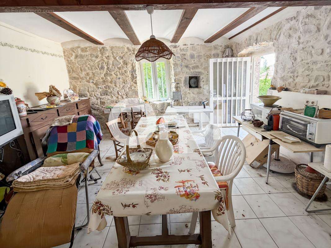 Maison à PRADONS