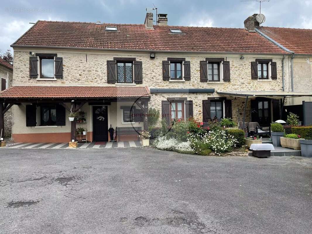 Maison à REBAIS
