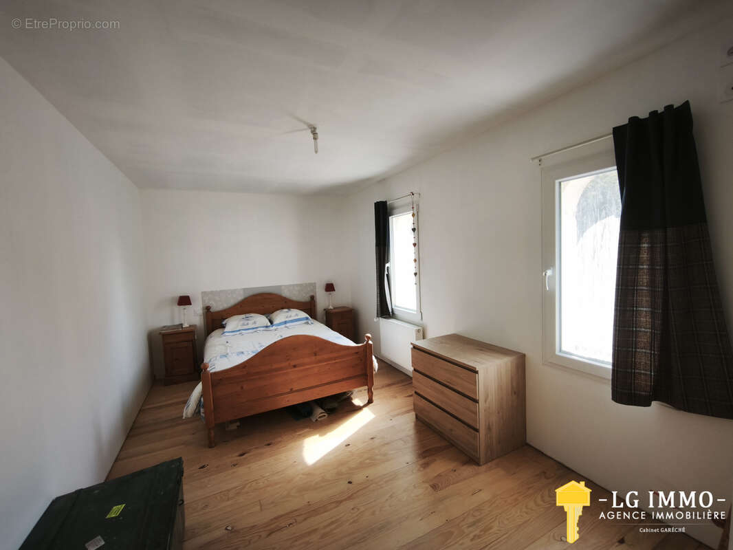 Maison en pierres rénovée 3 chambres, jardin clos au coeur de Saint-Genis-de-Saintonge - photo 10
