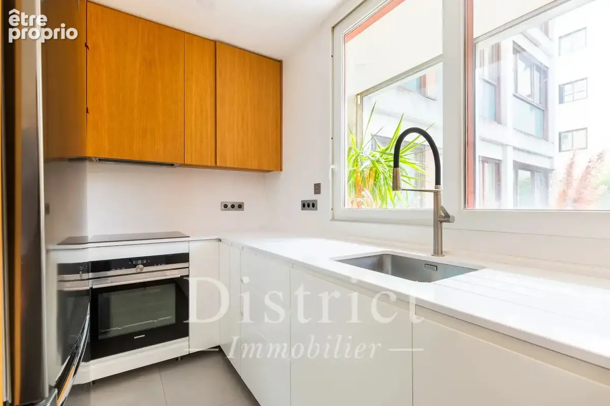 Rue Edouard Nortier. Grand 3 pièces rénové de 69m² avec loggia - photo 7