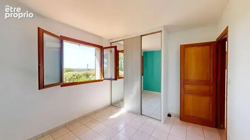 Villa T5 + T2 avec piscine et grand jardin - photo 11