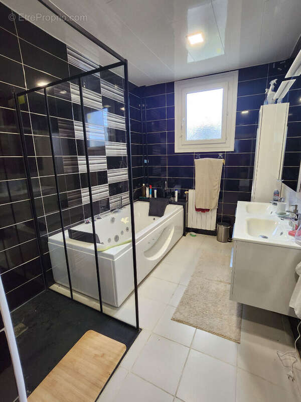 Maison à GRANDVILLIERS