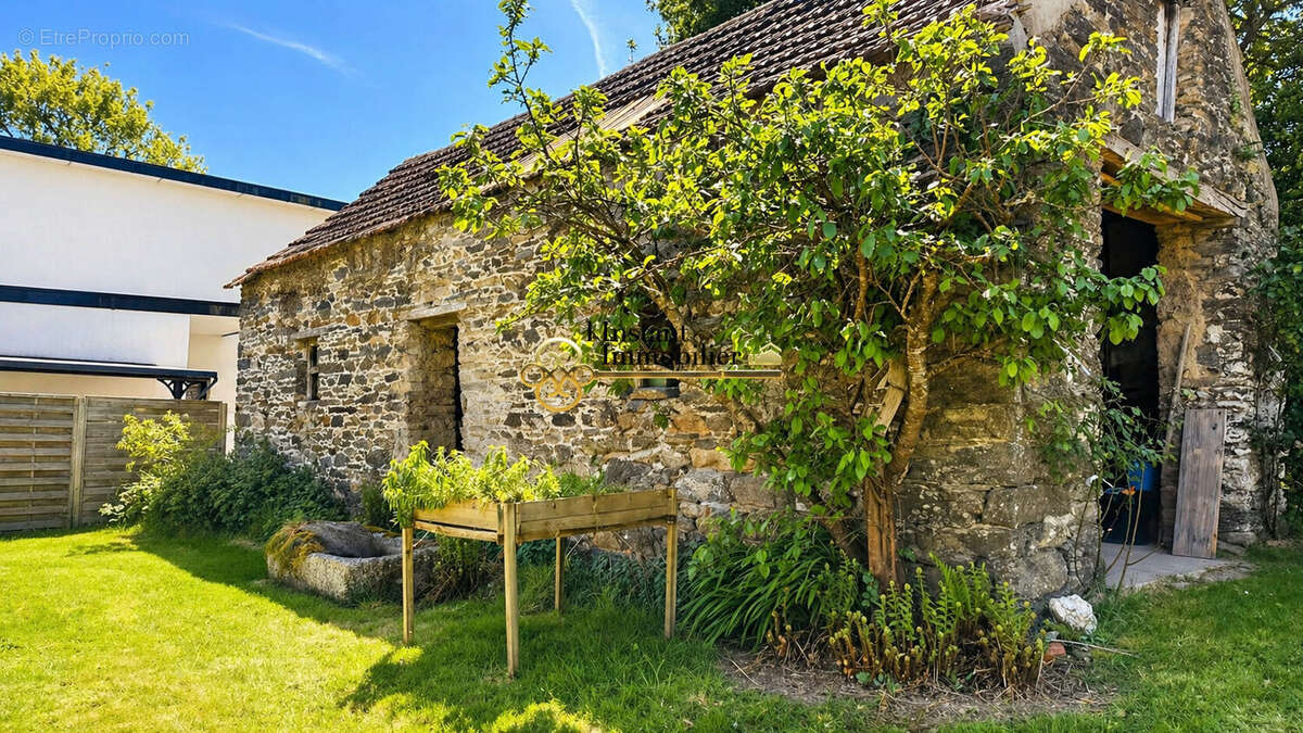Maison à SAINT-MARTIN-DES-CHAMPS