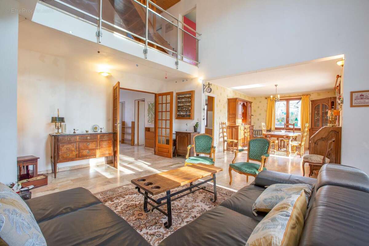 Photo 2 - Maison à LE MESNIL-SAINT-DENIS