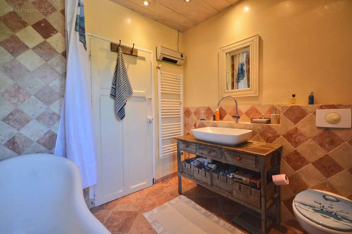 Maison à ROQUEFORT-LES-PINS