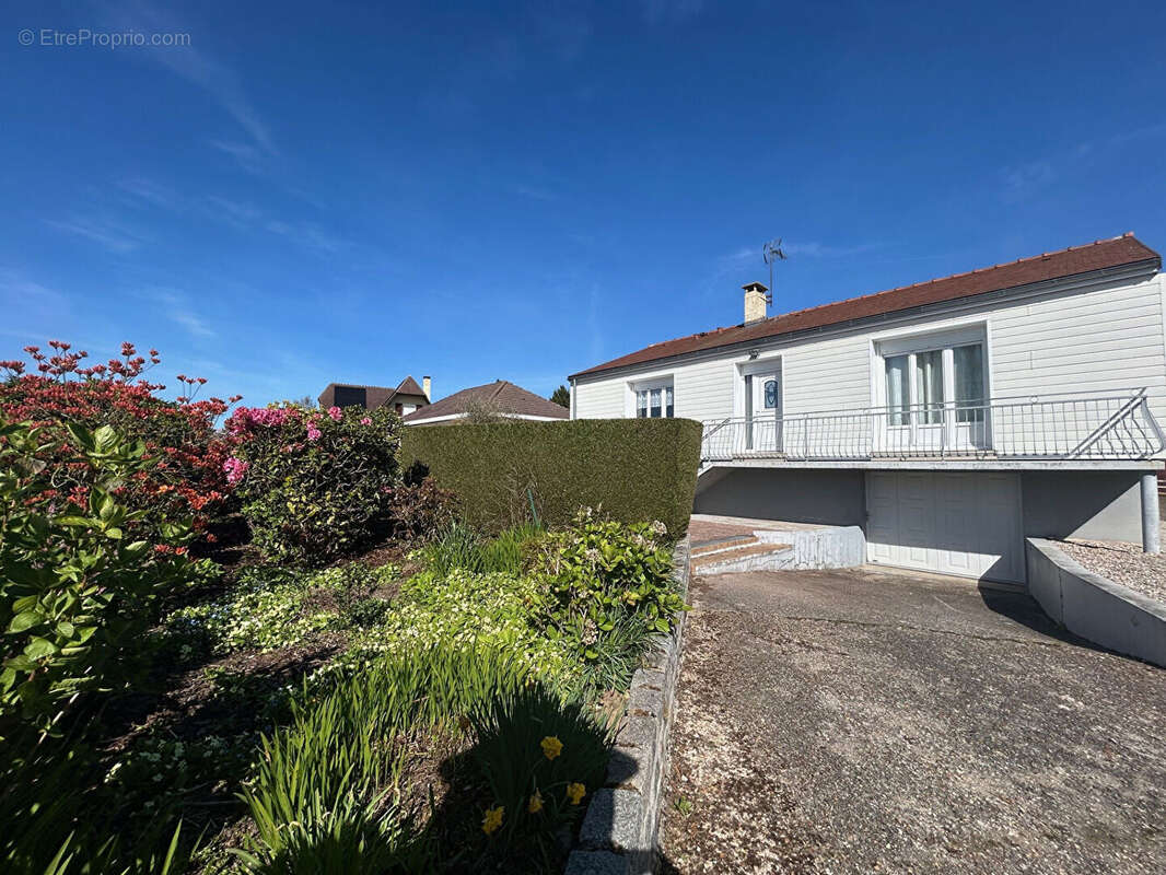 Maison à BOURG-ACHARD