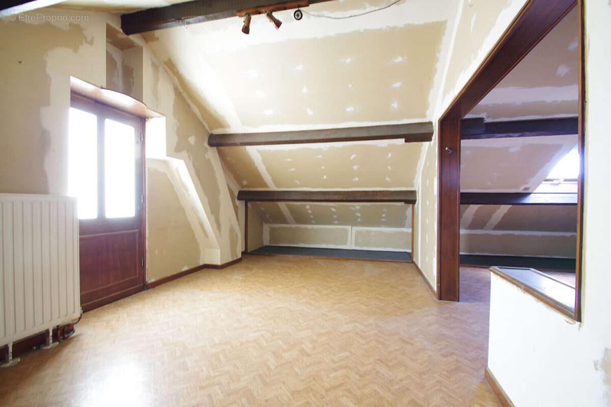 Maison familiale avec fort potentiel + Maison T2 de plain-pied indépendant - photo 11