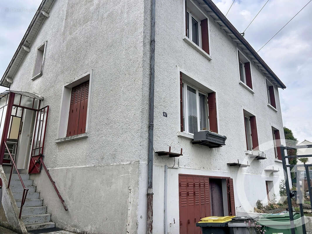 Maison à COMPERTRIX