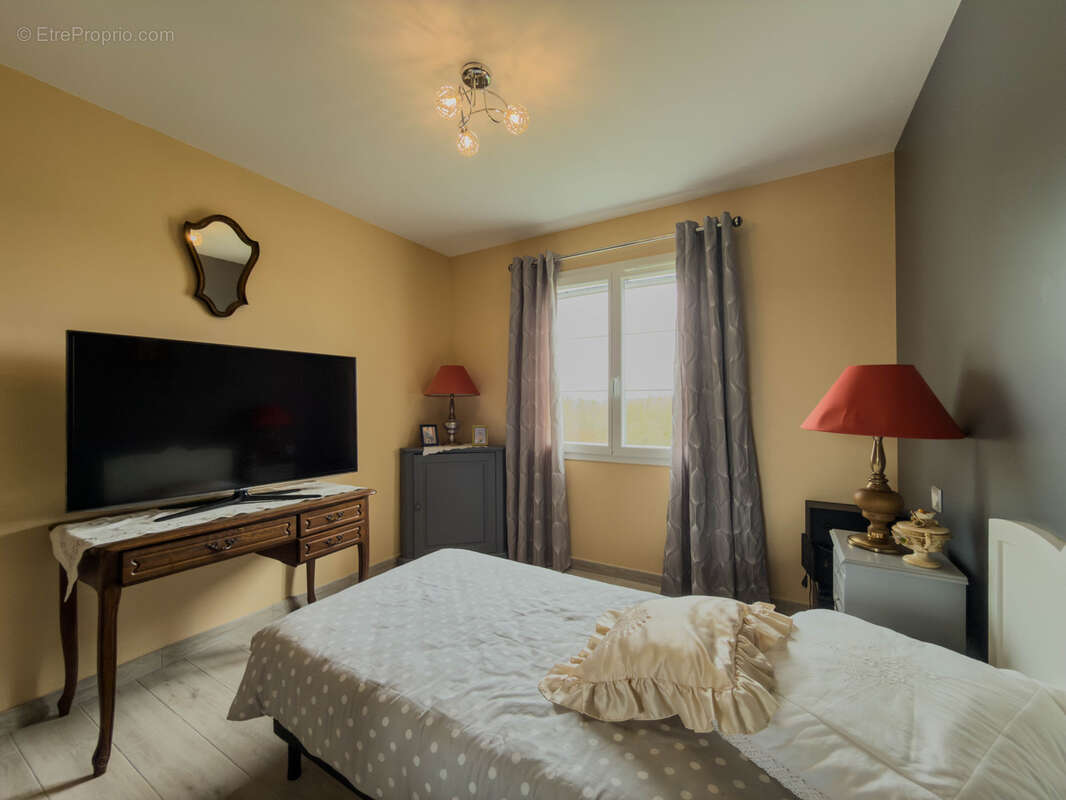 Maison à SAINT-PAUL-LIZONNE