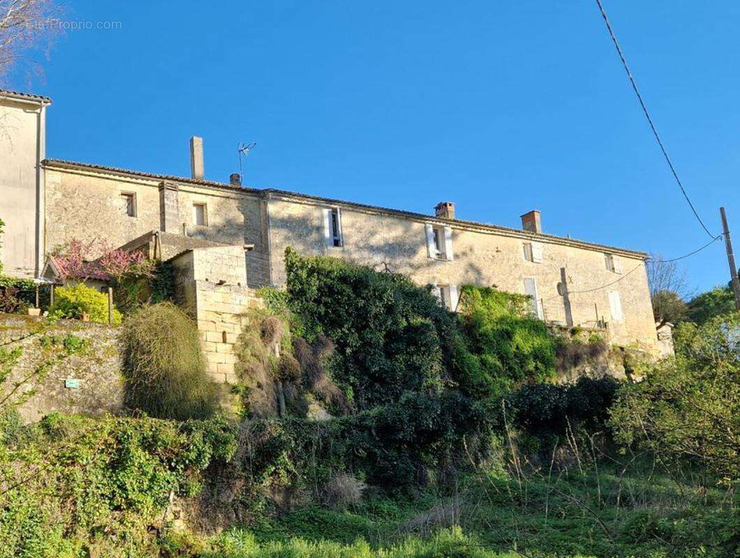 Maison à RAUZAN