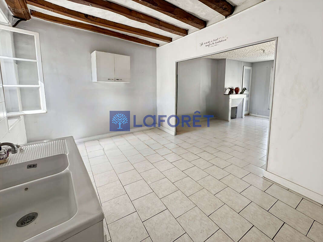 Cheillé Maison avec appartement de 165m²  et  garage - photo 9