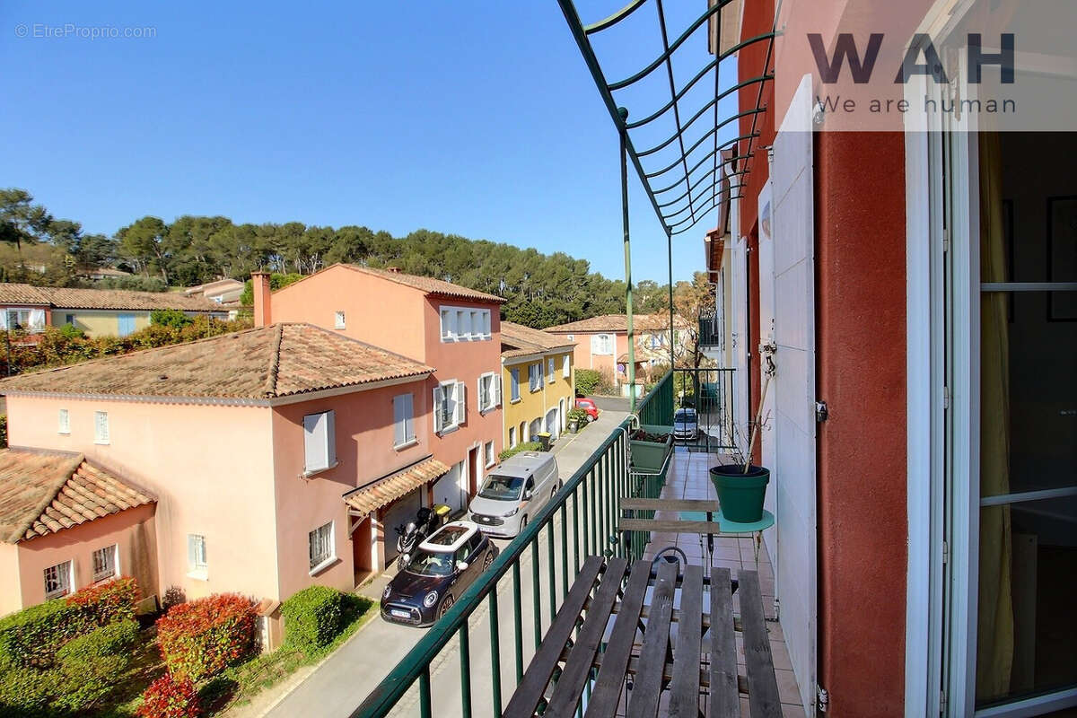 Appartement à SAINT-CLEMENT-DE-RIVIERE