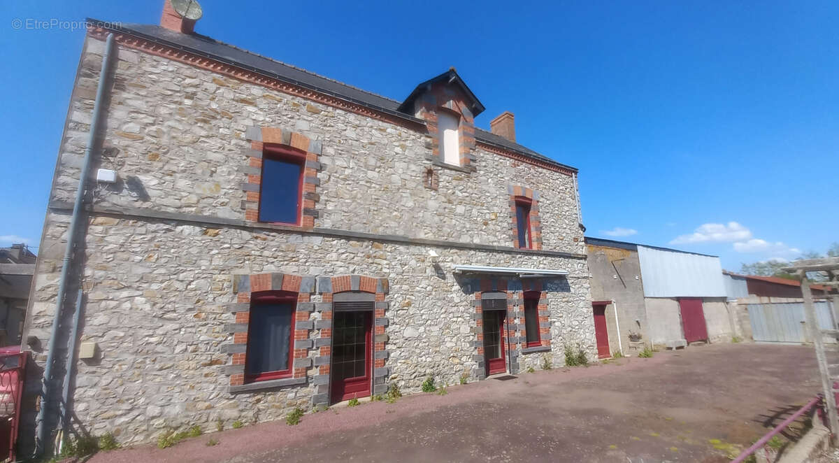 Maison à SAINT-AUBIN-DES-CHATEAUX