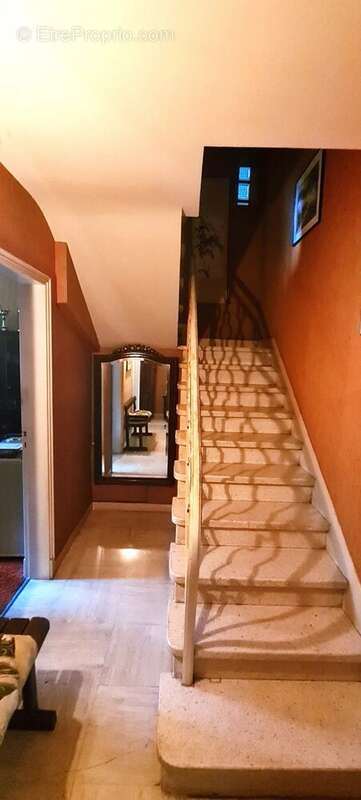 maison de village 140m² et jardin - photo 4