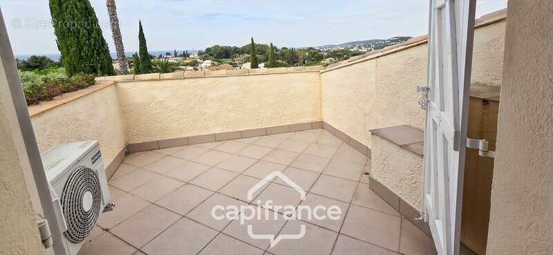 Maison à vendre 4 pièces VUE MER + Garage 55m² + Piscine SANARY SUR MER (83) - photo 40