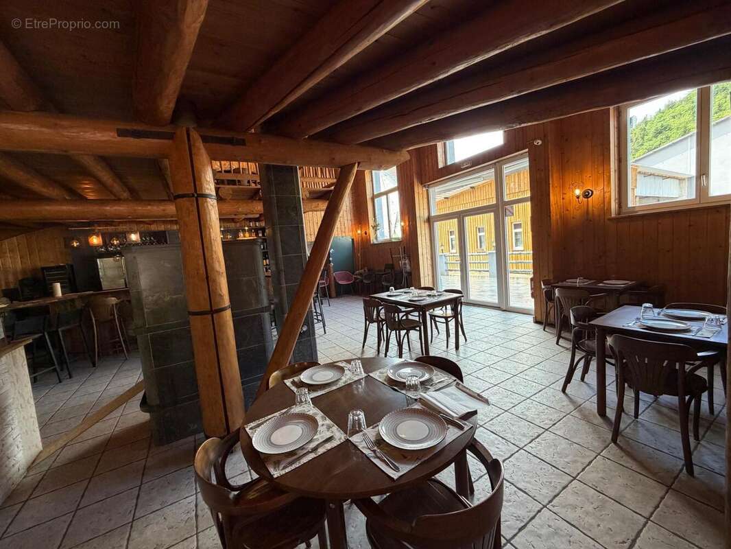 Photo 2 - Commerce à DOMMARTIN-LES-REMIREMONT