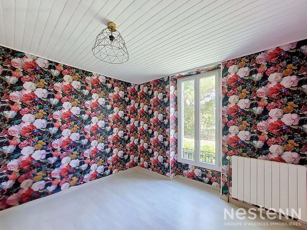 A Vendre Maison en pierre rénovée avec dépendances sur plus de 6 600 m² à Saint-Puy - photo 10