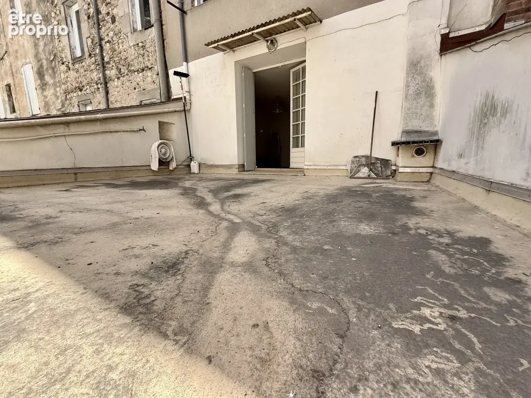Charmante maison à rénover avec terrasse et garage - photo 9