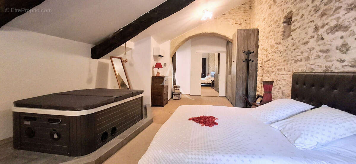 Maison à FAUGERES