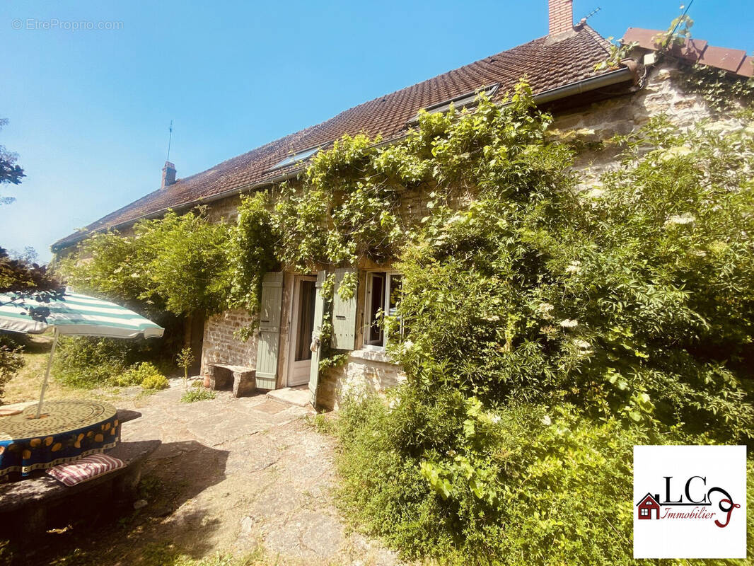 Maison à BAZOLLES