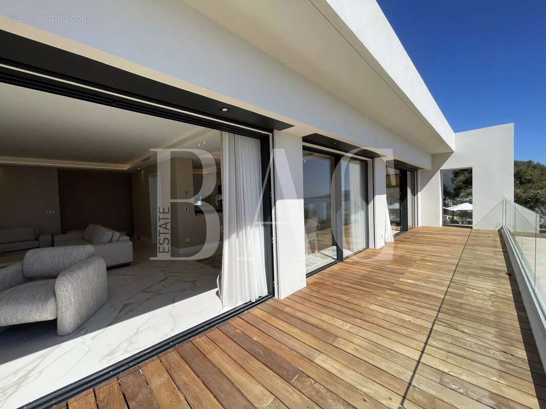 Maison à ROQUEBRUNE-CAP-MARTIN