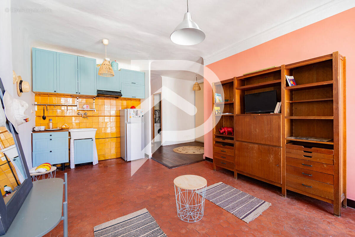 Appartement à MARSEILLE-2E