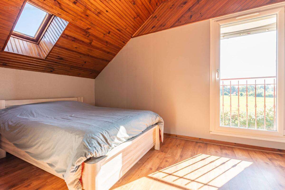 Maison à YVRE-L'EVEQUE