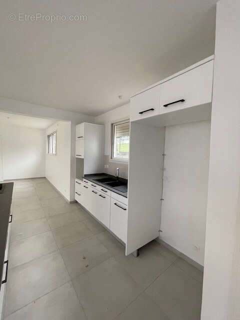 Maison à LES ABYMES