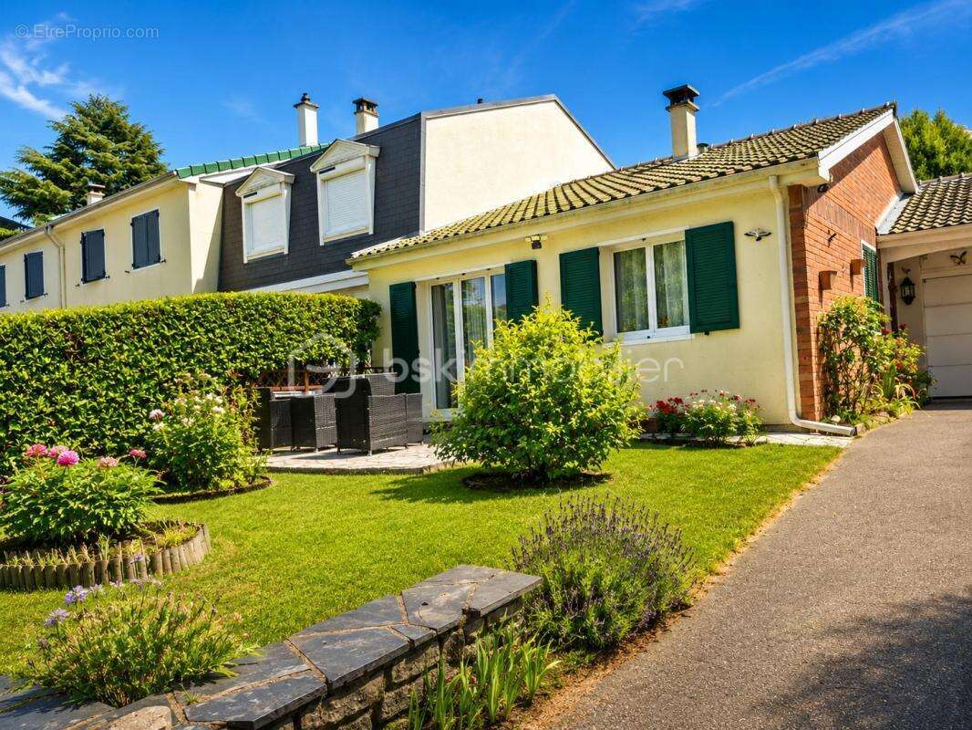 Maison de plain-pied - la commanderie des templiers ii sur 775 m2 de terrain - photo 3