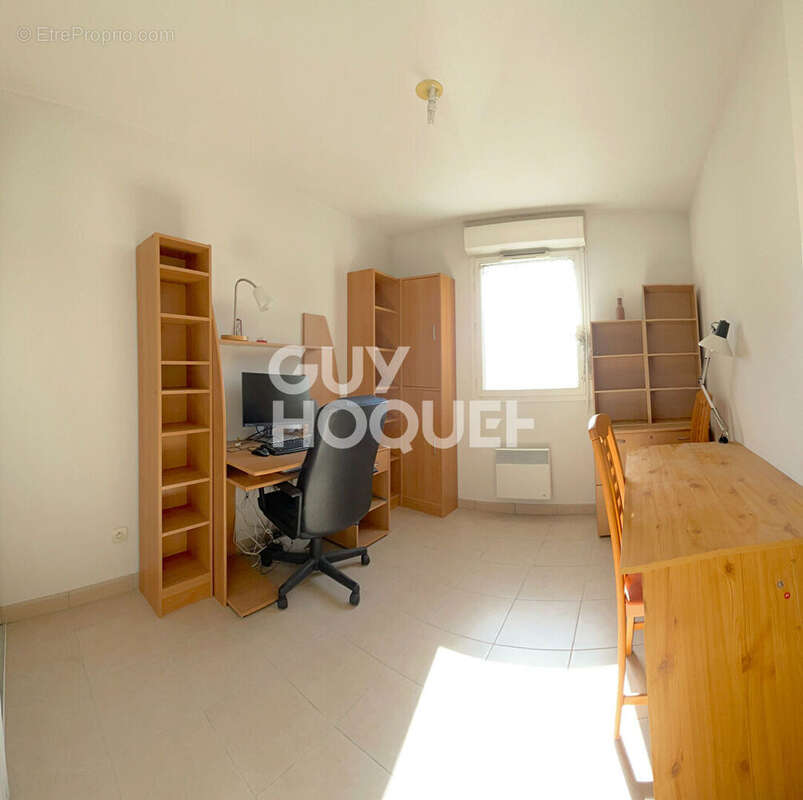 Appartement à BEAUZELLE