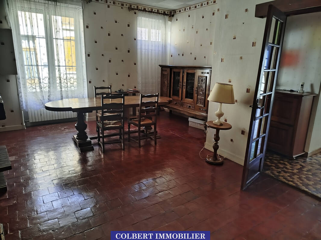 Maison à MALIGNY