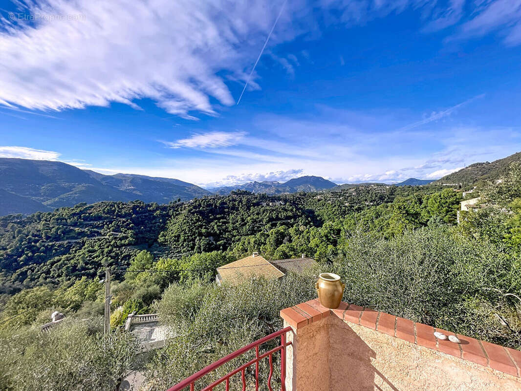 Maison à CASTAGNIERS