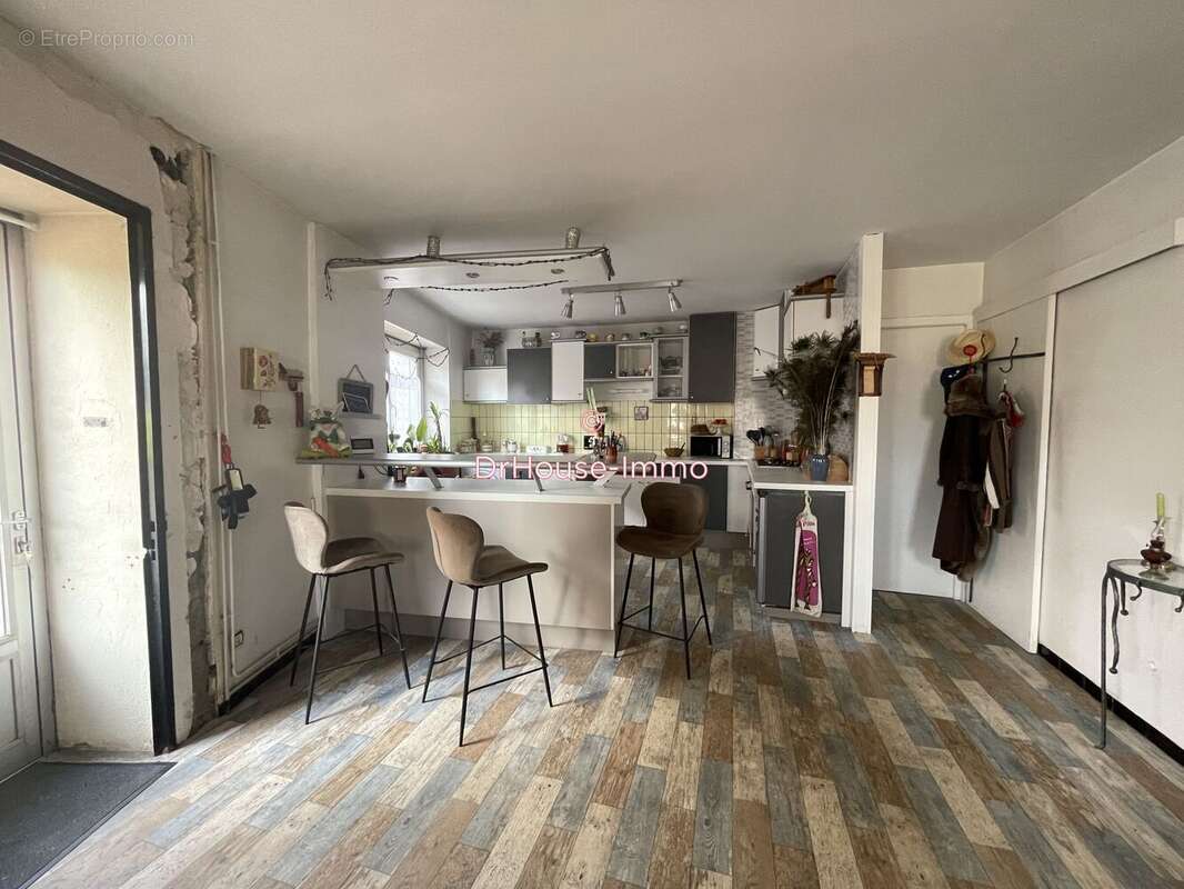 Maison à ESCLES