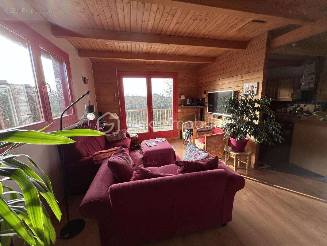 Maison à CHARONVILLE