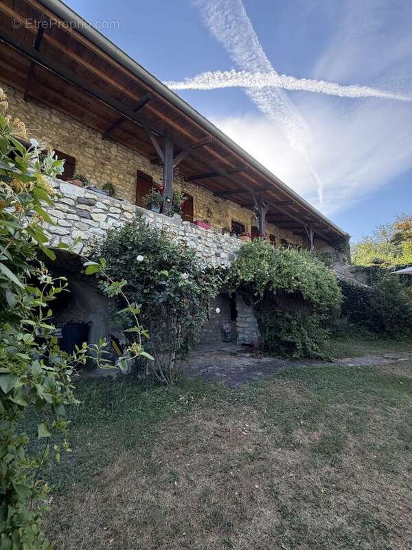 Maison 280 m² à Saint-Vincent-De-Barres  - photo 3