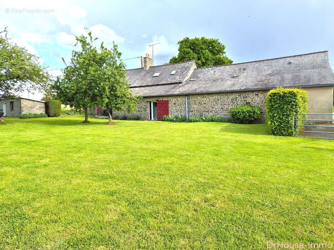 Maison à SAINT-BERTHEVIN-LA-TANNIERE