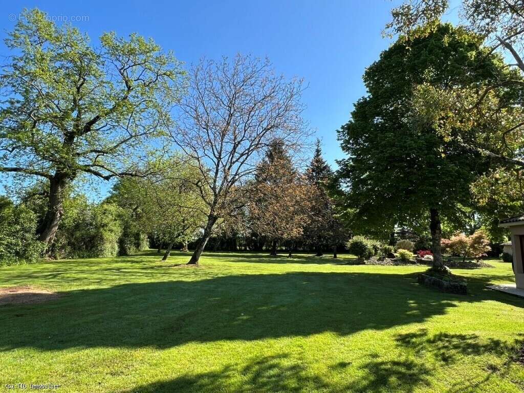 Maison à SAUZE-VAUSSAIS